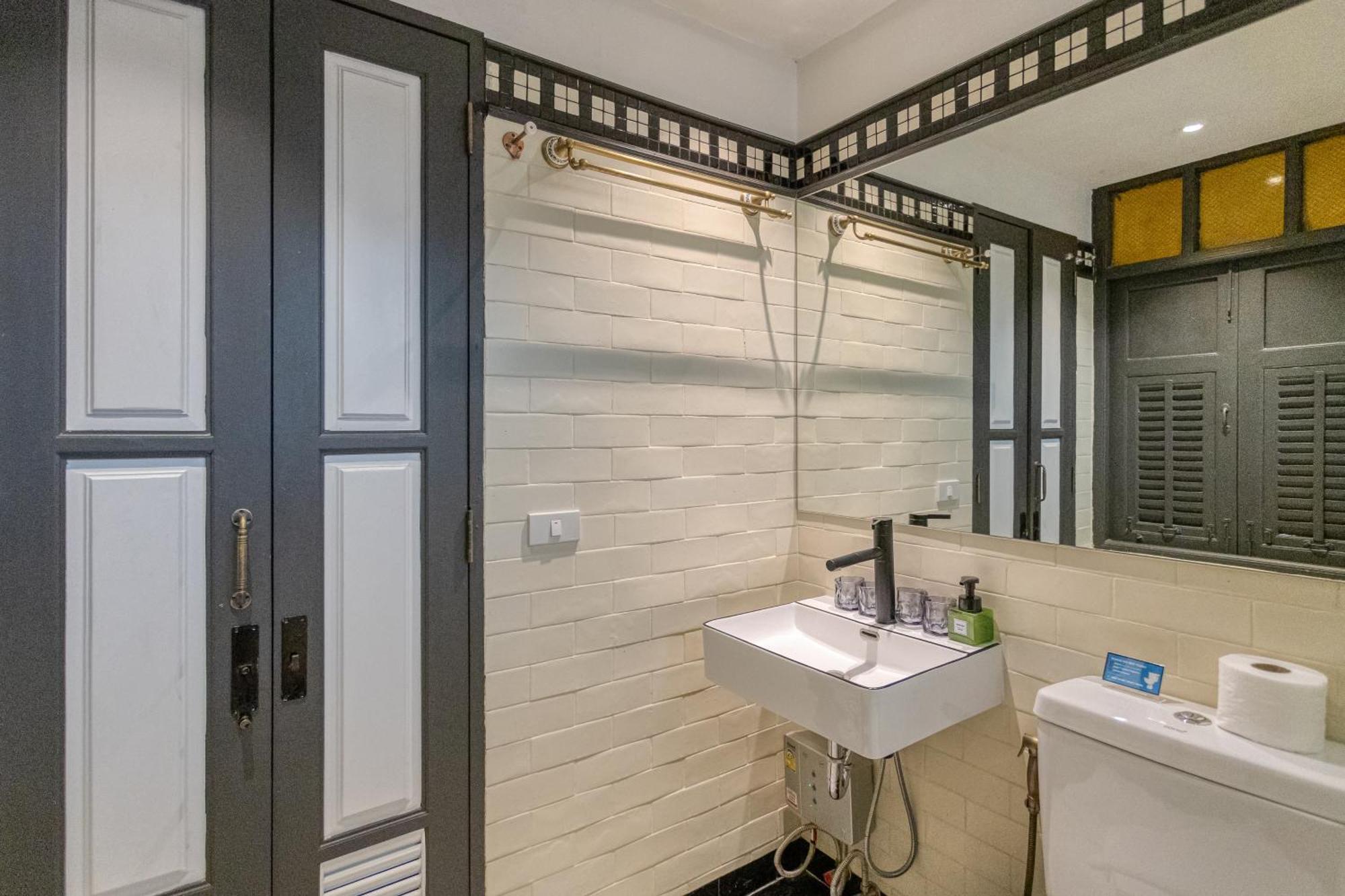 Bed and Breakfast Priya Boutique House Бангкок Экстерьер фото
