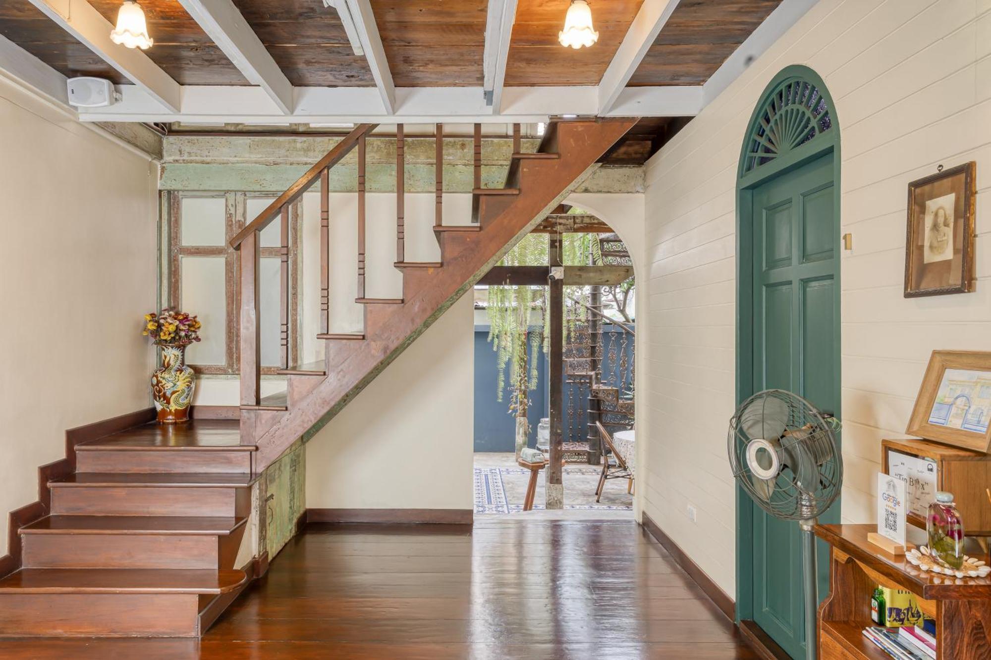 Bed and Breakfast Priya Boutique House Бангкок Экстерьер фото