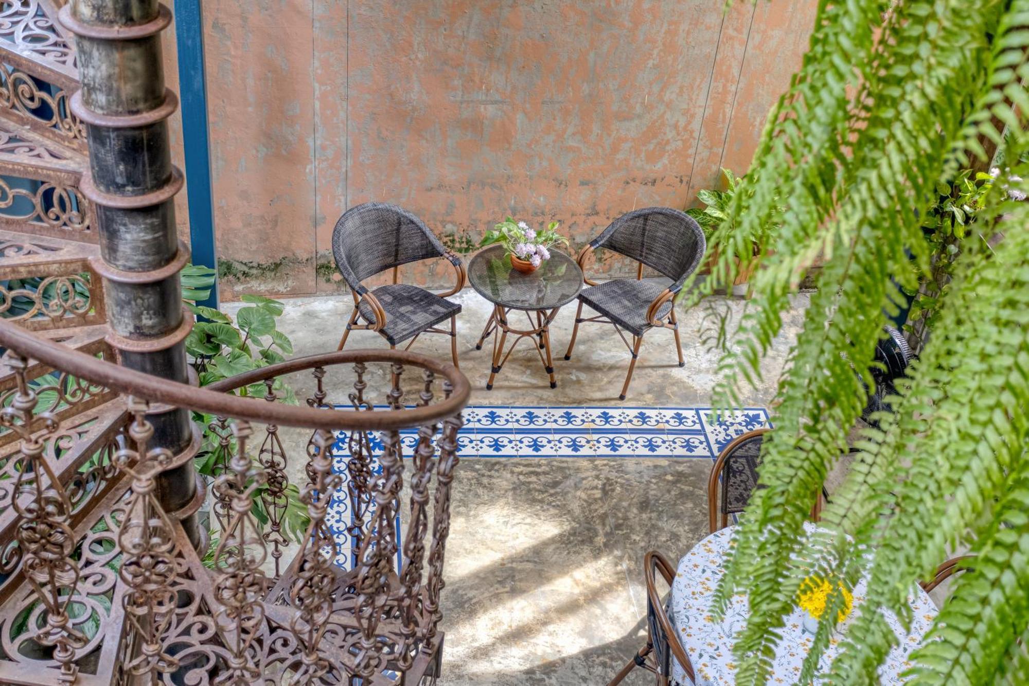 Bed and Breakfast Priya Boutique House Бангкок Экстерьер фото