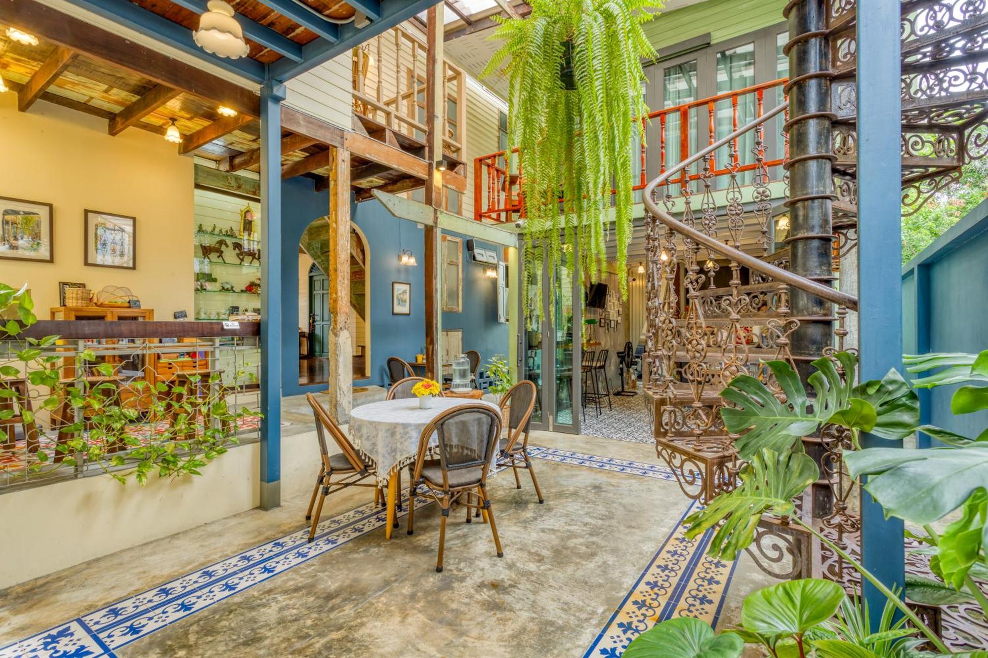 Bed and Breakfast Priya Boutique House Бангкок Экстерьер фото